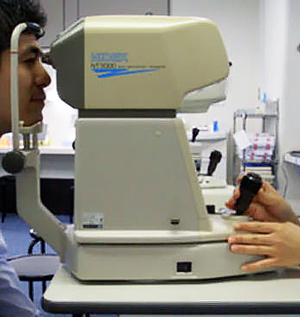 眼圧検査(非接触式眼圧測定)